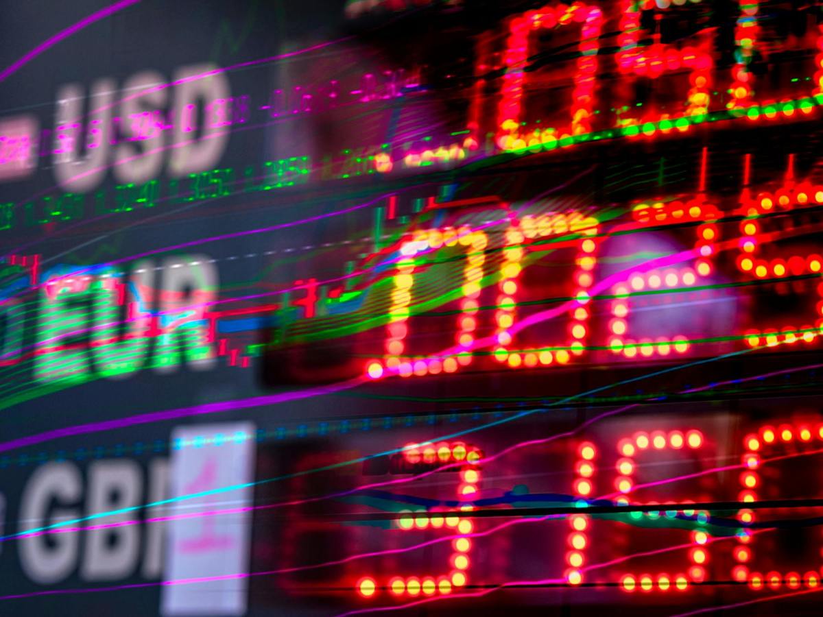Economic Outlook: Who Can Stop the Rupiah Weakening? Tempo.co’s “Jelasin Dong!”&nbsp;Podcast